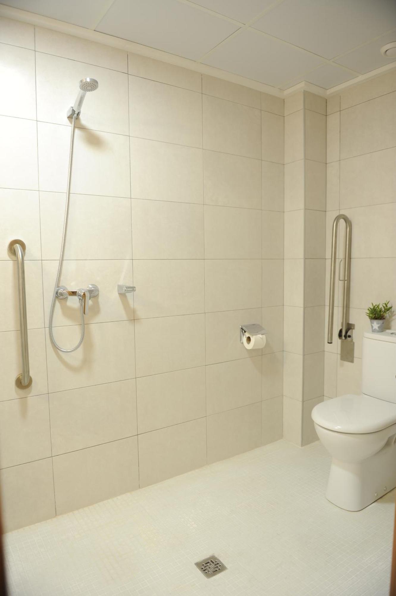 Chambre Simple - Accessible aux Personnes à Mobilité Réduite